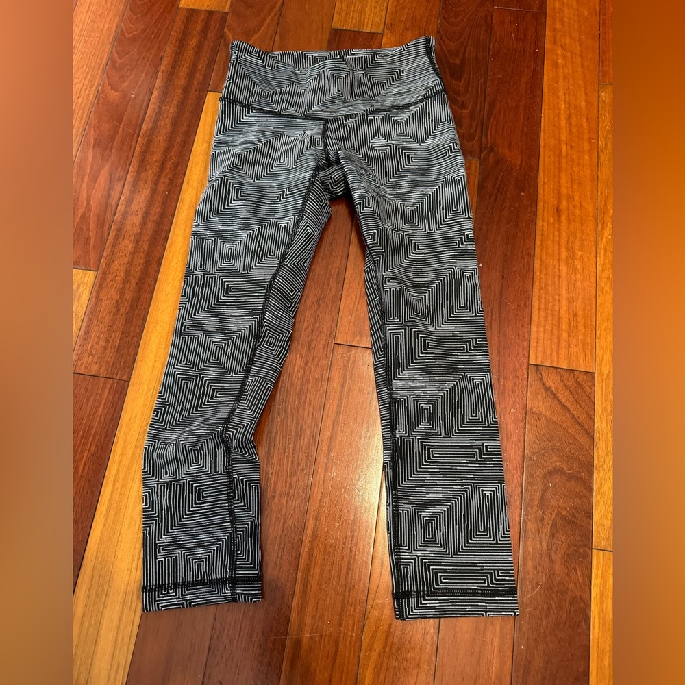 Lululemon capri leggings size 2